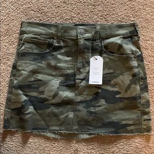 Express camo skirt